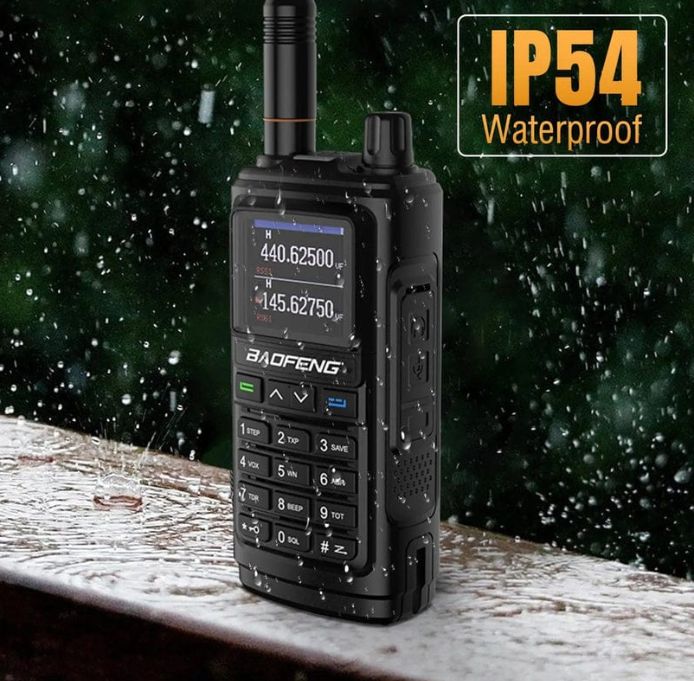 Radio transmisor UV-17